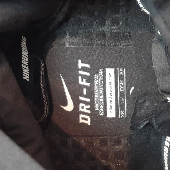 Nike Dri-Fit Element Shield Max Running Jacket - Picture 2 of 6